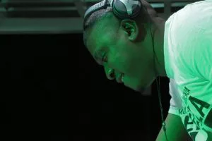 Dvine Brothers feat. Lady Zamar - Dancing (De Mogul SA Remix)