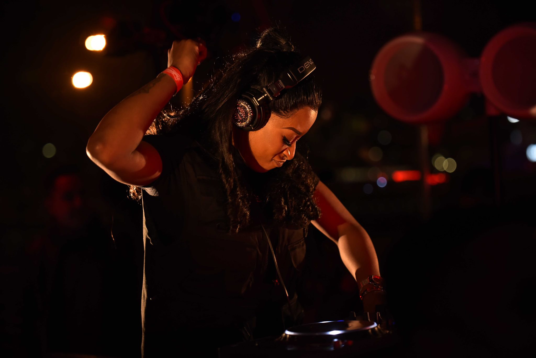 DJ ZINHLE - Afro House Set In The Lab Johannesburg
