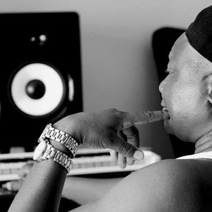 DJ Steve - Mmanthatile (feat. Uhuru) 2017