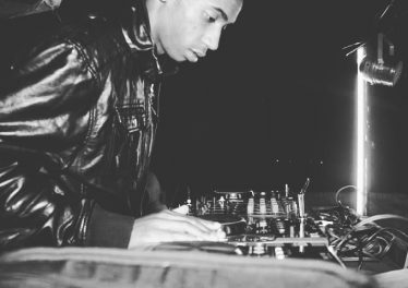 Dj Thakzin & Nascent - One Time