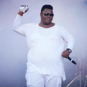 Dladla Mshunqisi & Tipcee - Sesfikile