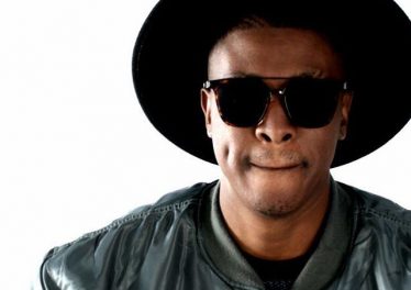 De Mogul SA - Nto (feat. Nomcebo)