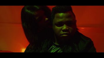 Dladla Mshunqisi feat. Professor - Amalukuluku (Official Video) &bull; Download MP3