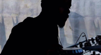 Kabza De Small – Piano Hub Live Mix Vol.1