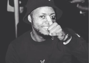 Kelvin Momo - Lalaby (feat. Babalwa & Souloho)