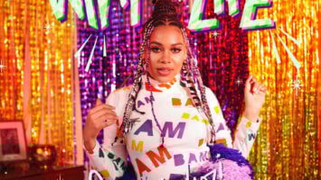 Sho Madjozi - Tsha Dovha (feat. Makhadzi & Manu WorldStar)