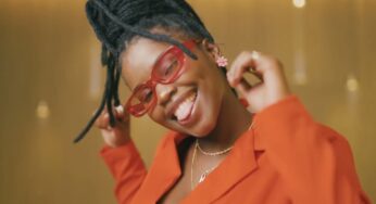 Wanitwa Mos, Master KG & Lowsheen – Sofa Silahlane [ft. Nkosazana Daughter] (Official Music Video)